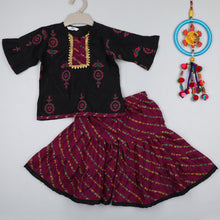 Load image into Gallery viewer, Black And Maroon Sharara Top Set
