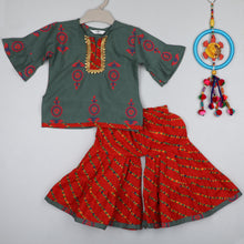 Load image into Gallery viewer, Moss And Red Sharara Top Set