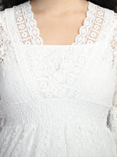 Load image into Gallery viewer, Pristine White Maternity Dress - Zoom View 