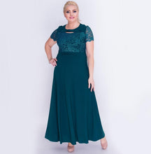 Load image into Gallery viewer, Emerald Green Plus Size Maternity Dress
