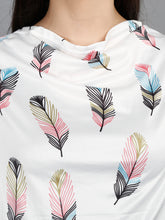 Load image into Gallery viewer, Neckline detail